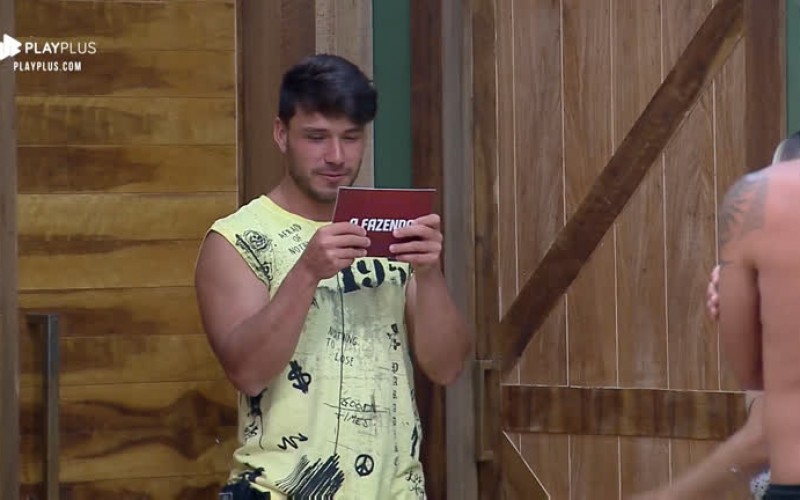 Finalistas comemoram notícia de jantar horas antes da grande final