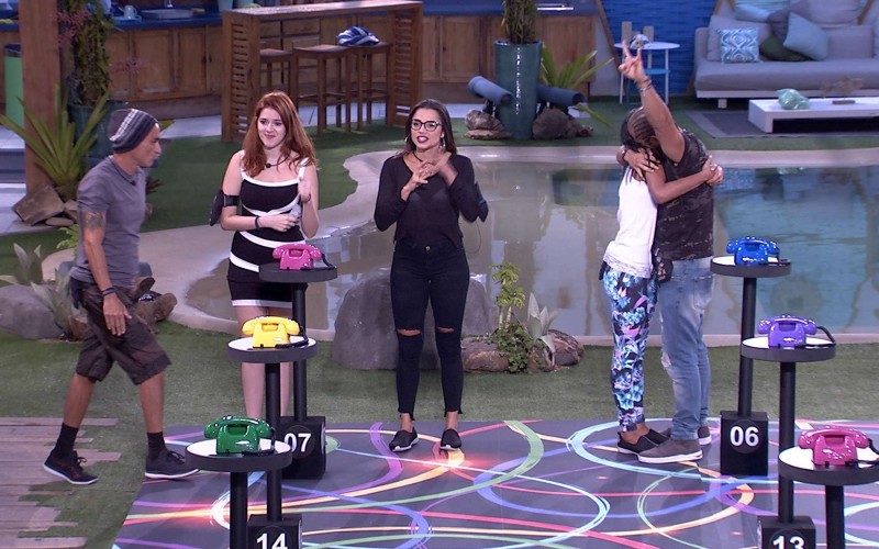 Kaysar e Gleici comemoram vagas na final