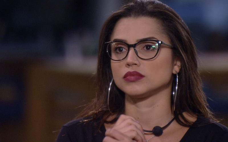 Paula defende permanência na casa: 
