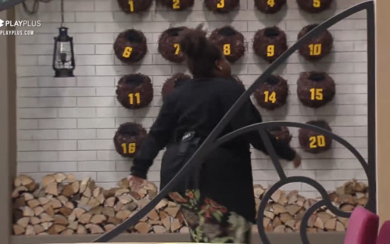 Jojo faz desabafo antes do banho