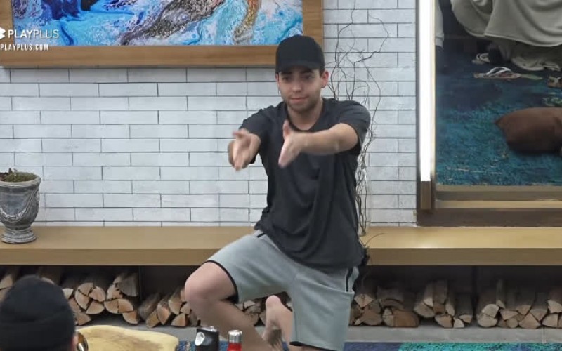 Peões brincam de mímica - A Fazenda 12